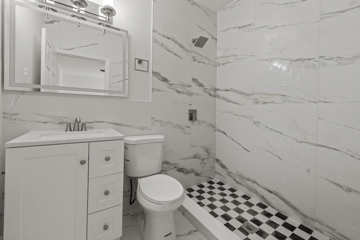 Bathrooms photos of 1602 S Tanner Rd